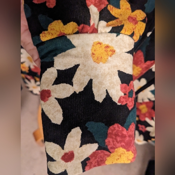 NWT Lularoe Reagan Floral Design Size Small - Picture 3 of 8